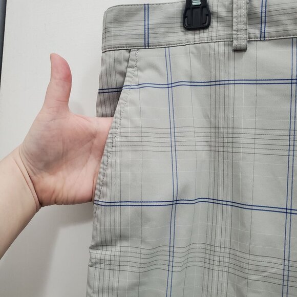 NikeGolf Nike Golf Men Big & Tall Light Gray Blue Plaid 12" Flat Front Short 40 - Picture 2 of 8